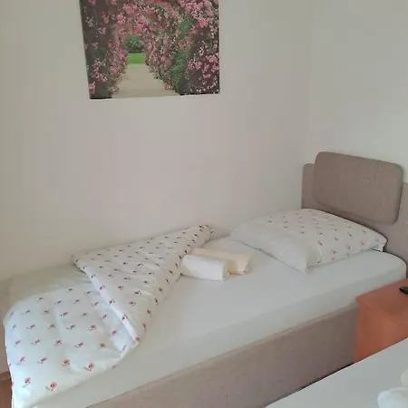 Angie Apartment *